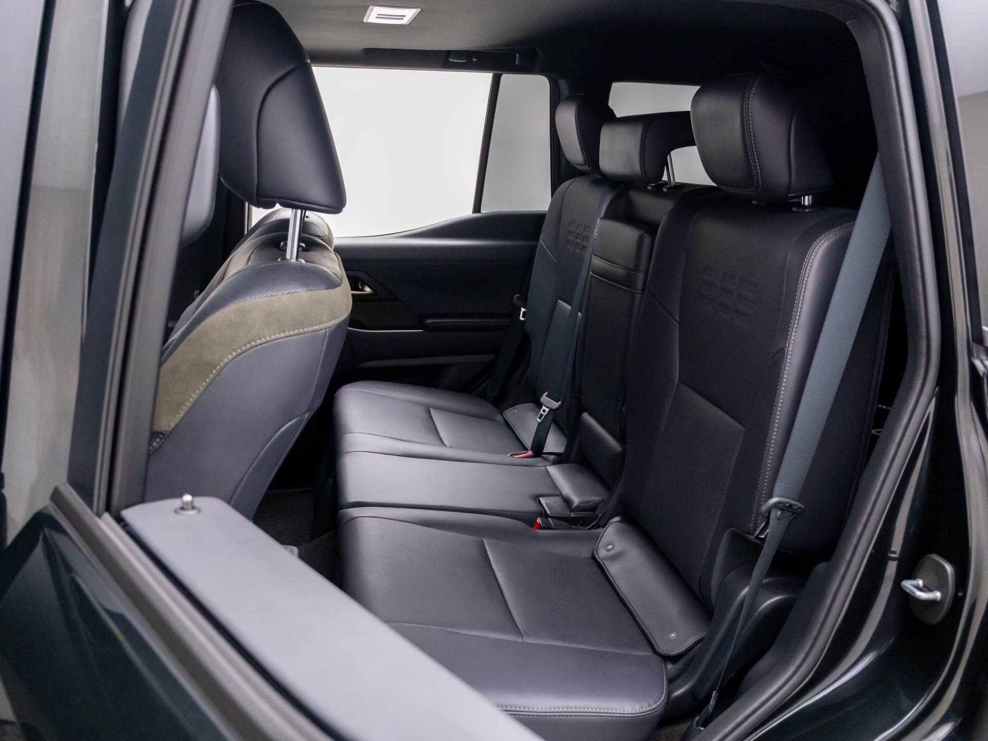 Used 2025 Lexus GX 550 AWD/4WD image 17