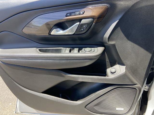 Used 2020 GMC Terrain Denali w/ Denali Premium Package FWD image 19
