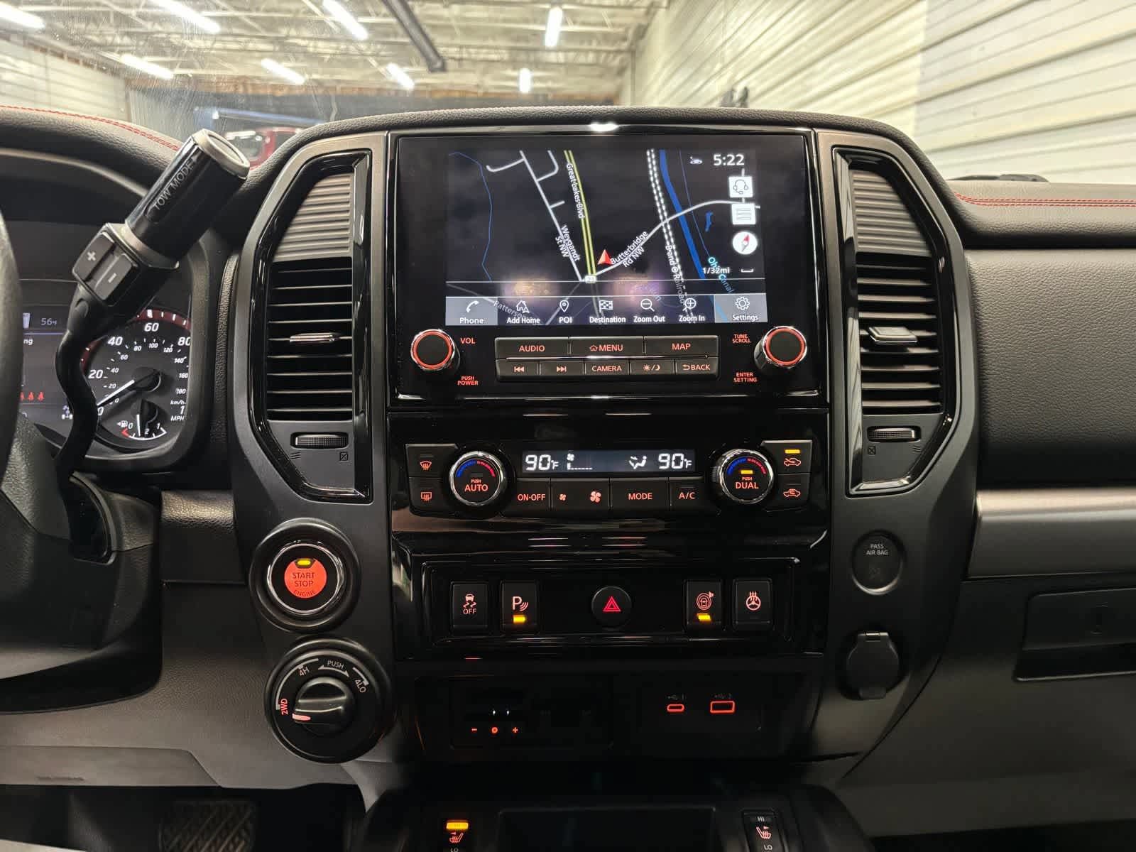 Used 2021 Nissan Titan PRO-4X w/ Pro-4x Convenience Package AWD/4WD image 17