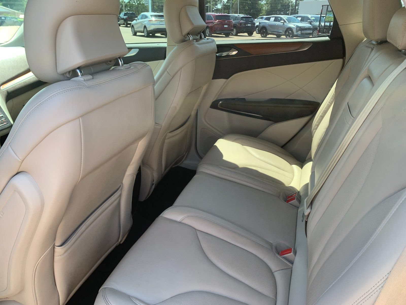 Used 2018 Lincoln MKC Select w/ Select Plus Package AWD/4WD image 15