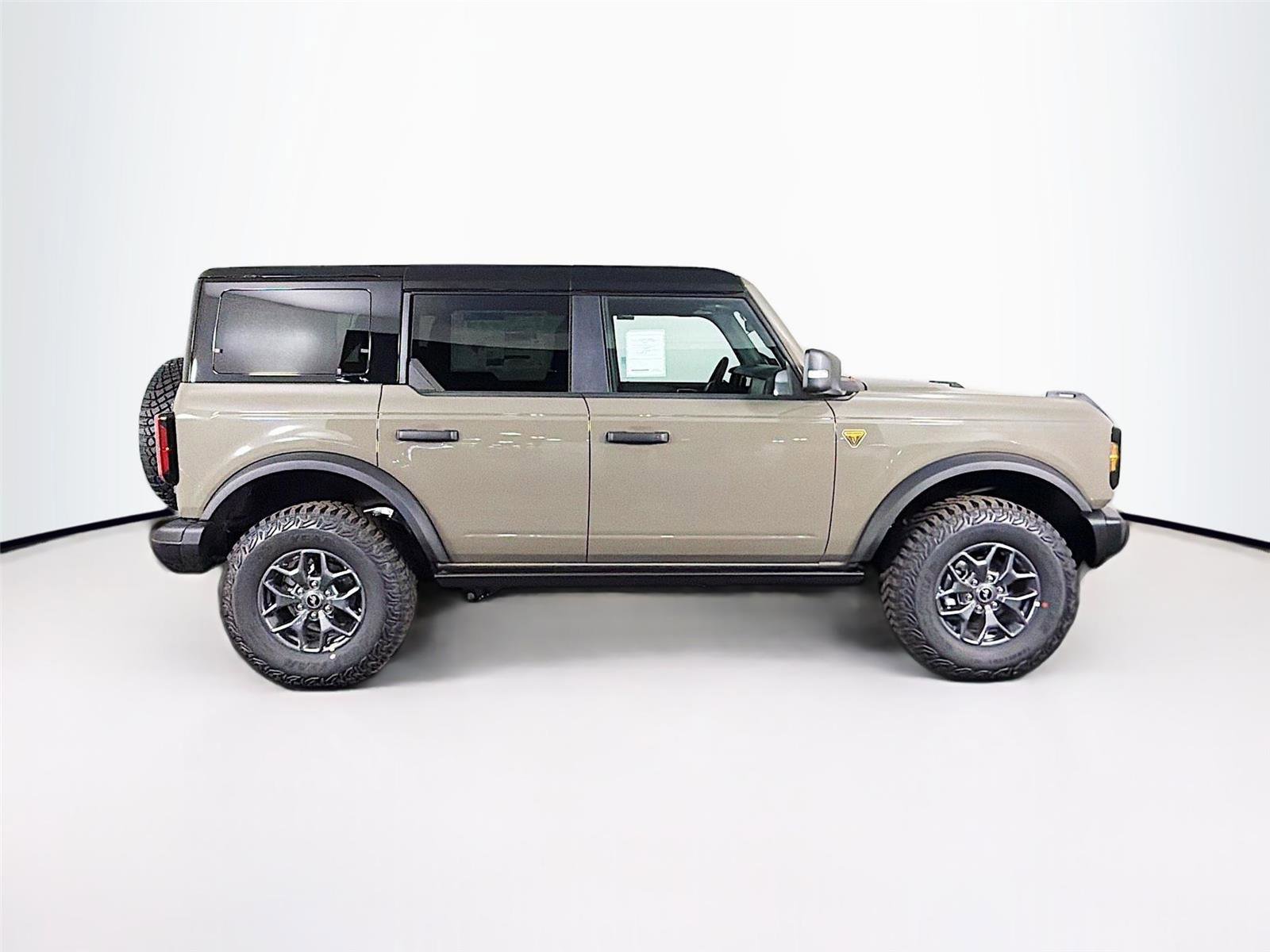 New 2025 Ford Bronco Badlands image 8