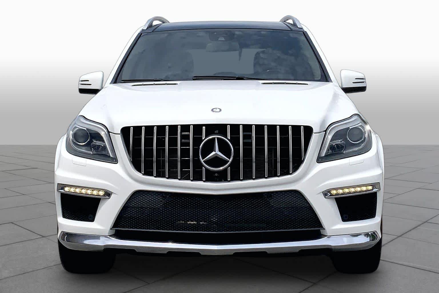 Used 2014 Mercedes-Benz GL 550 4MATIC image 4