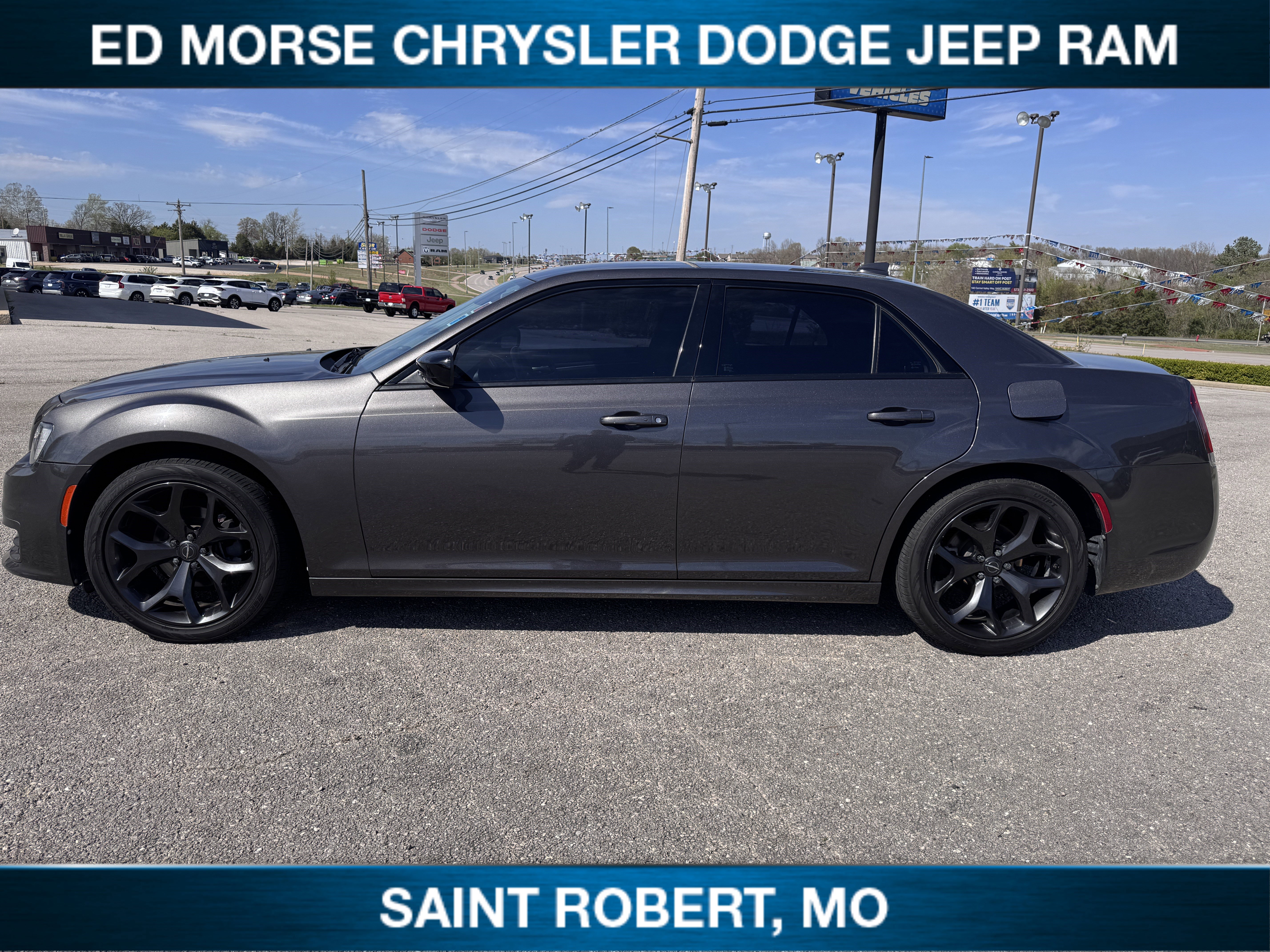 Used 2020 Chrysler 300 Touring L w/ Quick Order Package 2EF image 8