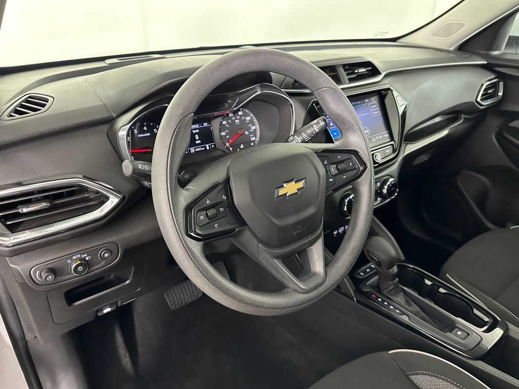 Used 2023 Chevrolet TrailBlazer LT w/ Convenience Package AWD/4WD image 11