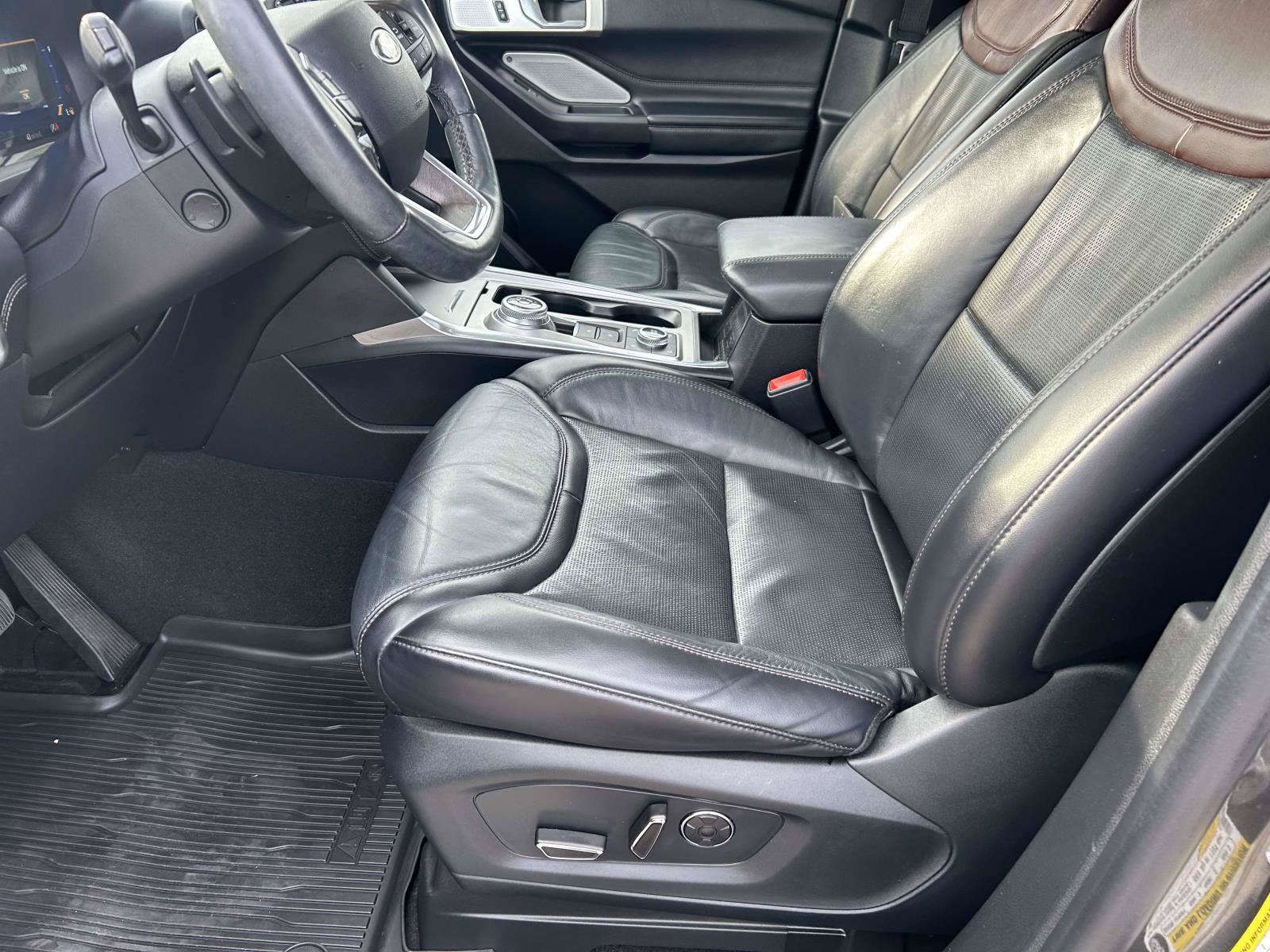 Used 2020 Ford Explorer Platinum w/ Premium Technology Package AWD/4WD image 17