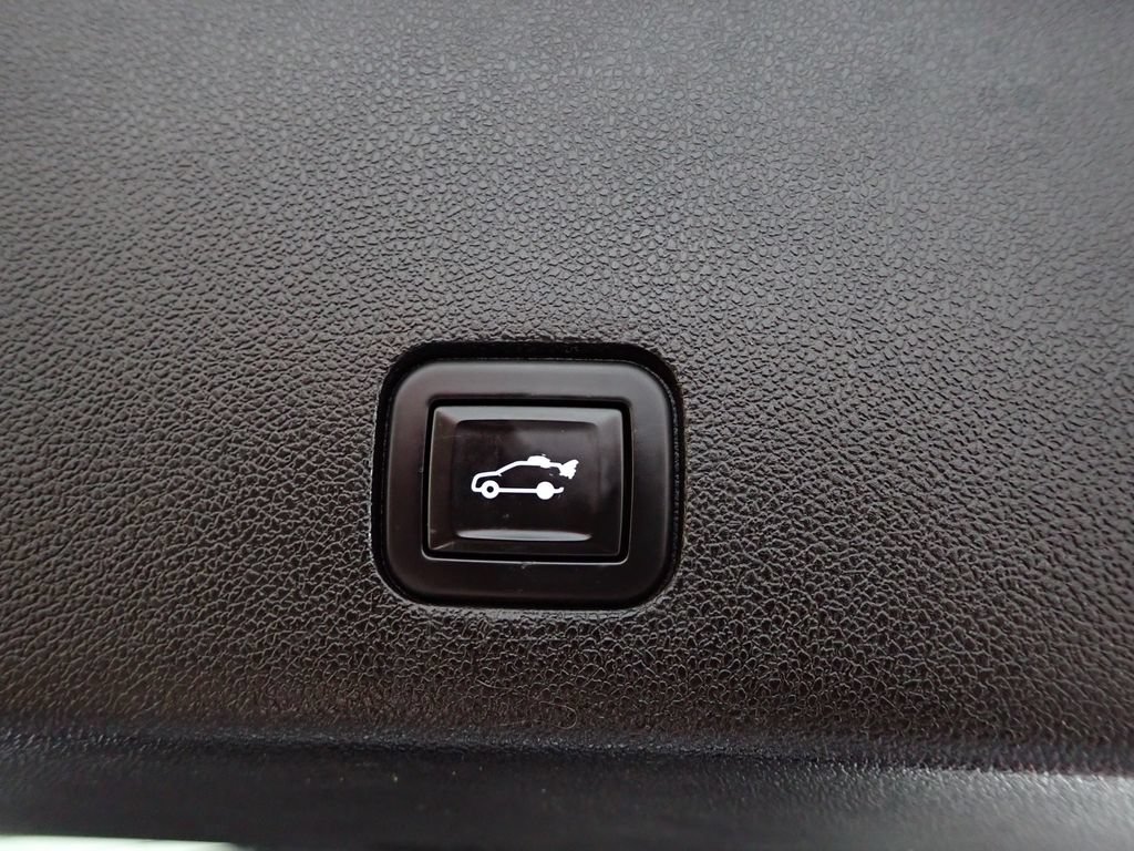 Used 2020 Cadillac XT6 Premium Luxury FWD image 18