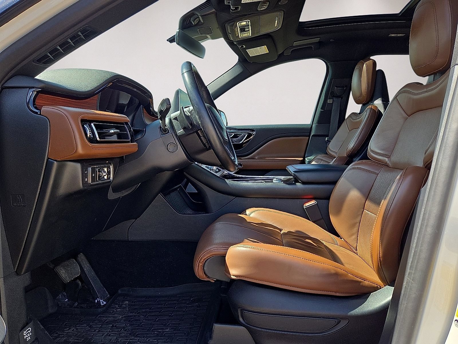 Used 2020 Lincoln Aviator Grand Touring w/ Equipment Group 302A AWD/4WD image 22