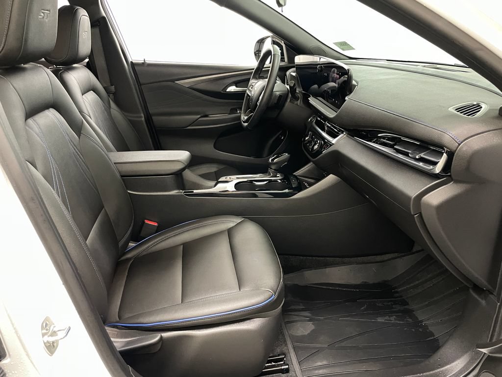 Certified 2024 Buick Envista Sport Touring w/ Convenience I Package FWD image 35