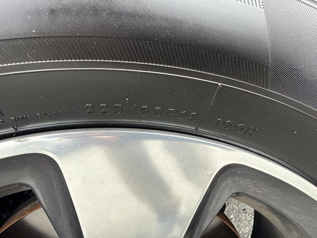 Used 2019 Jeep Cherokee Limited FWD image 33
