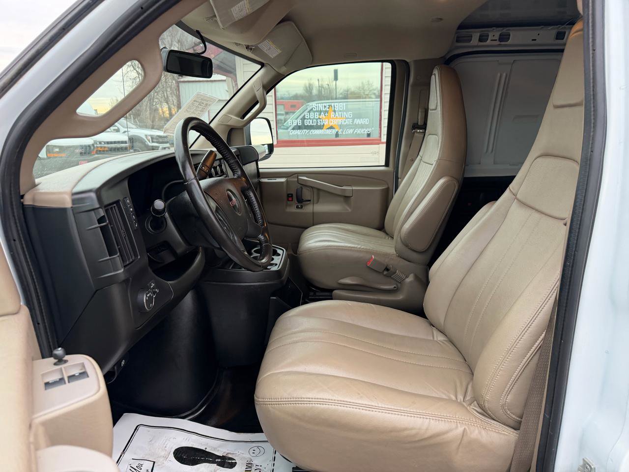 Used 2023 GMC Savana 3500 Extended w/ Driver Convenience Package image 11