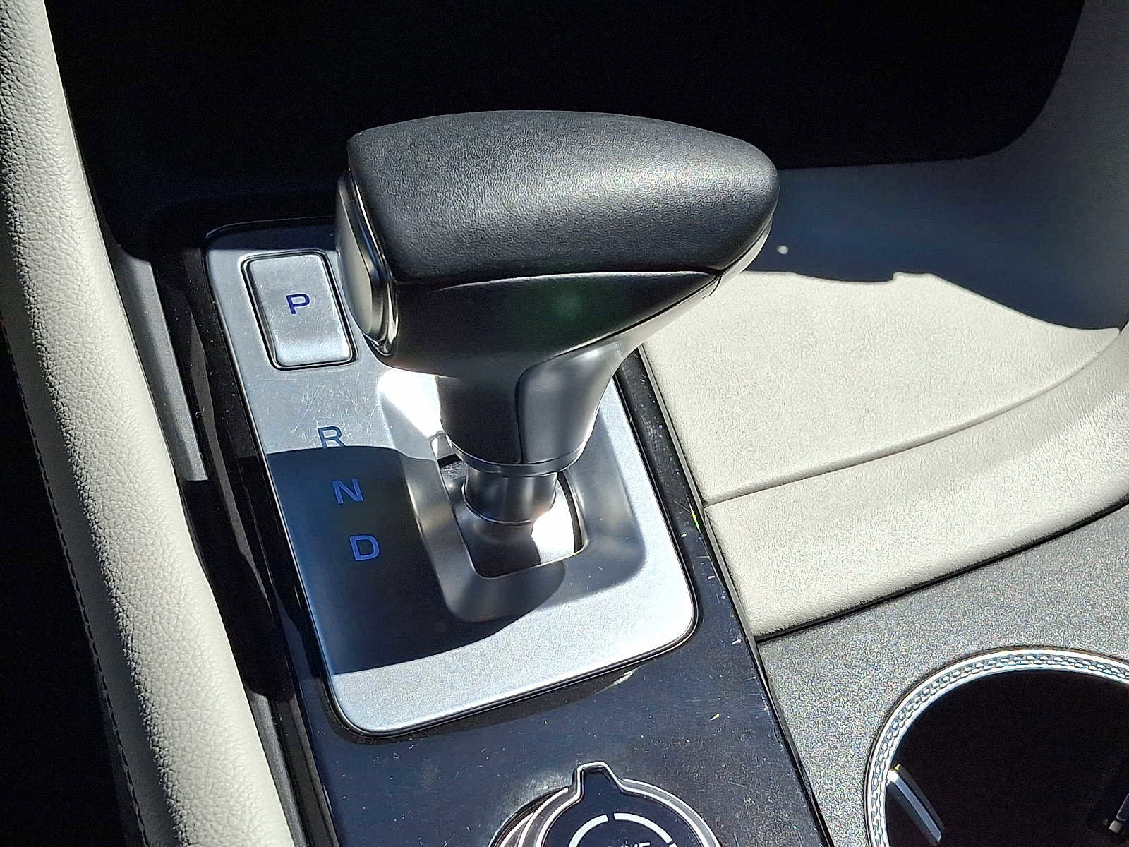 Used 2025 Genesis G70 2.5T image 14