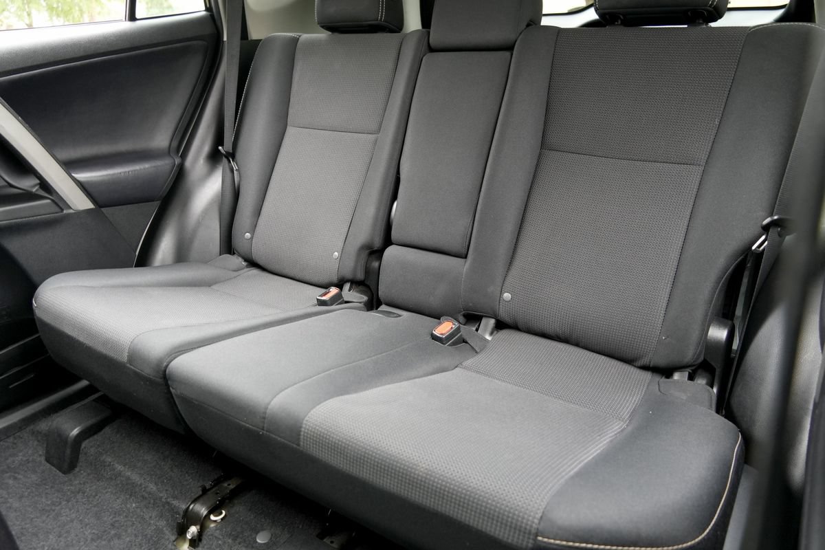Used 2016 Toyota RAV4 XLE w/ Convenience Package FWD image 13