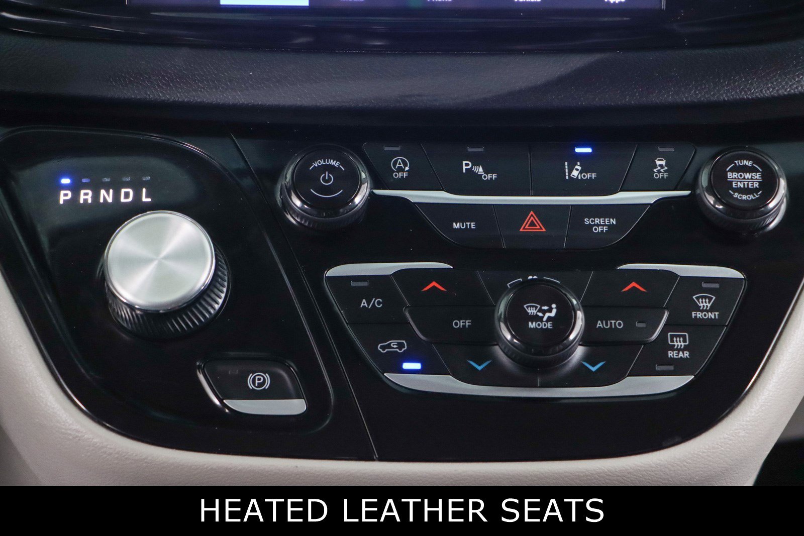 Used 2024 Chrysler Pacifica Touring-L image 20