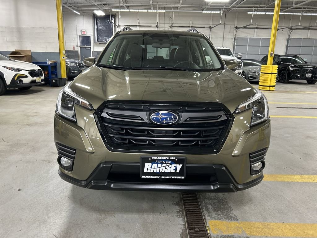 Certified 2023 Subaru Forester Limited image 3