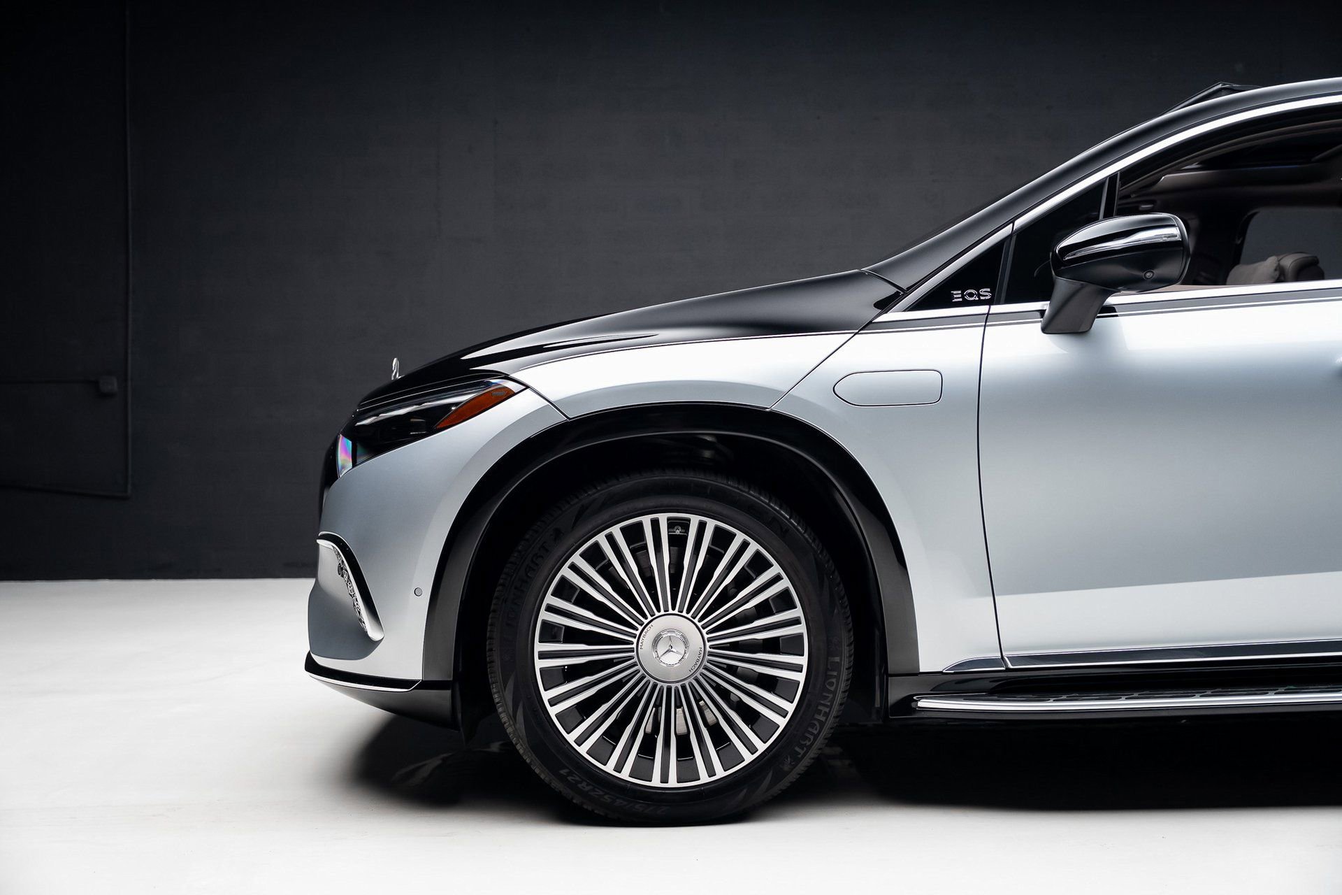 Used 2024 Mercedes-Benz Maybach EQS 680 4MATIC image 17