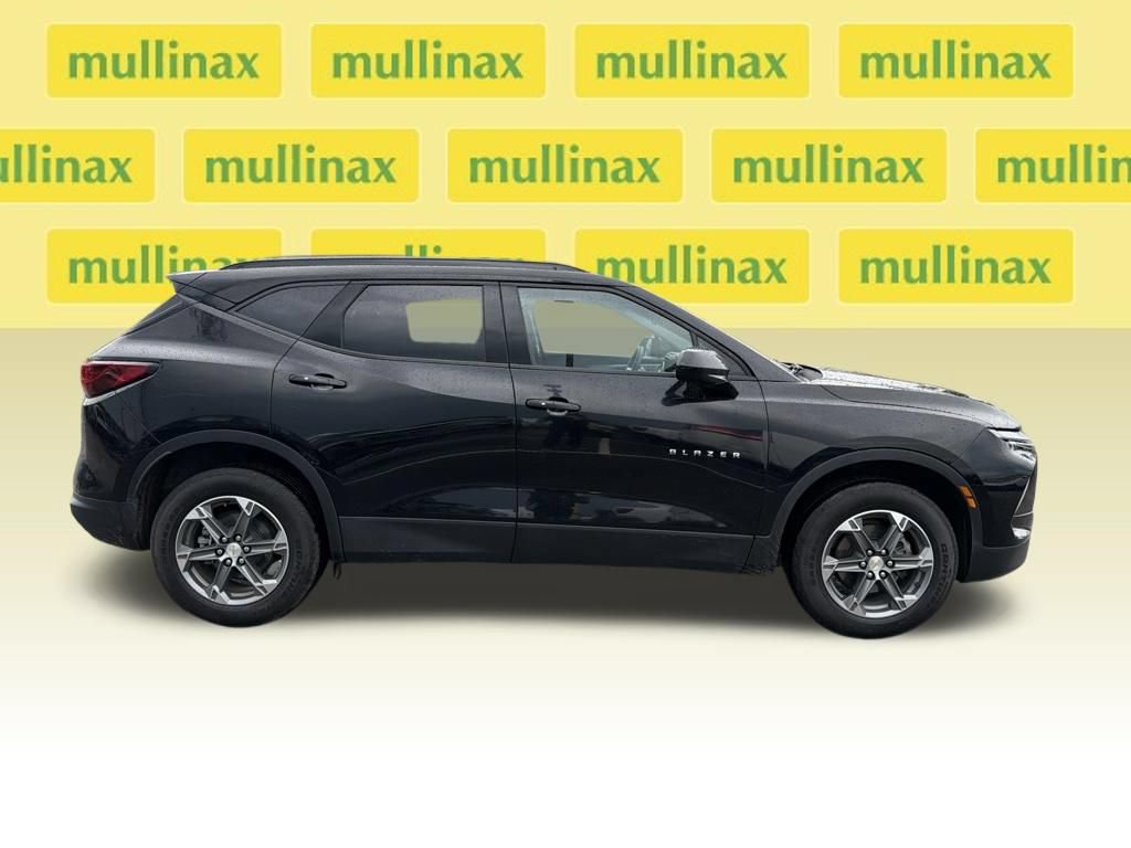 Used 2024 Chevrolet Blazer LT w/ Convenience Package FWD image 12