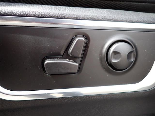 Used 2025 RAM 1500 Laramie AWD/4WD image 10