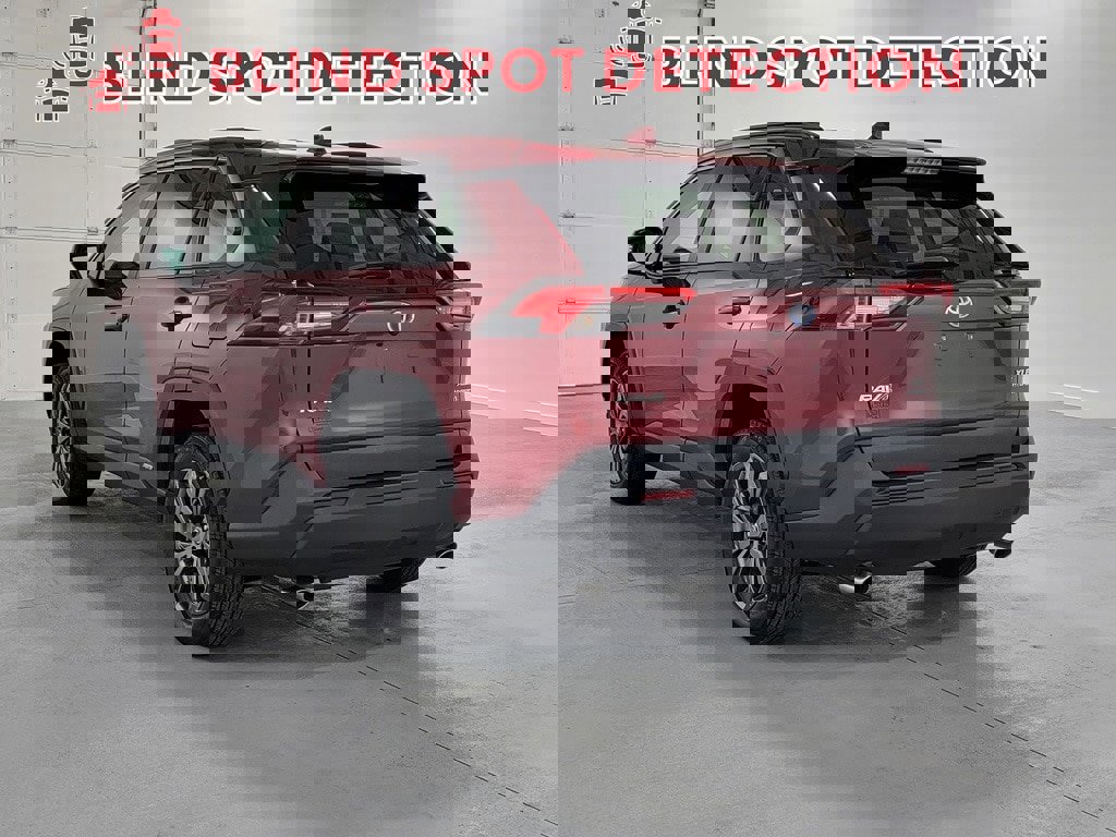 Certified 2022 Toyota RAV4 XLE Premium image 7