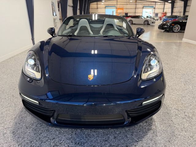 Used 2018 Porsche 718 Boxster RWD image 16