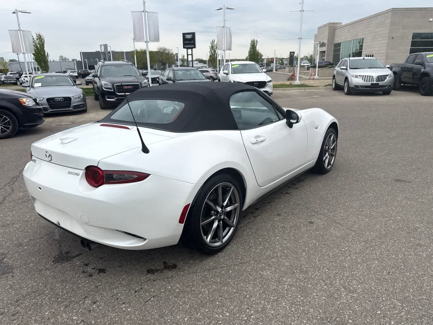 Used 2023 MAZDA MX-5 Miata Grand Touring RWD image 5