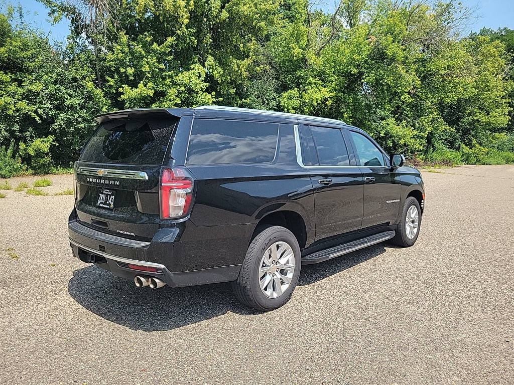 Used 2023 Chevrolet Suburban Premier AWD/4WD image 13