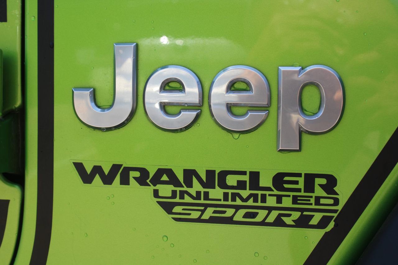 Used 2018 Jeep Wrangler Unlimited Sport S AWD/4WD image 21