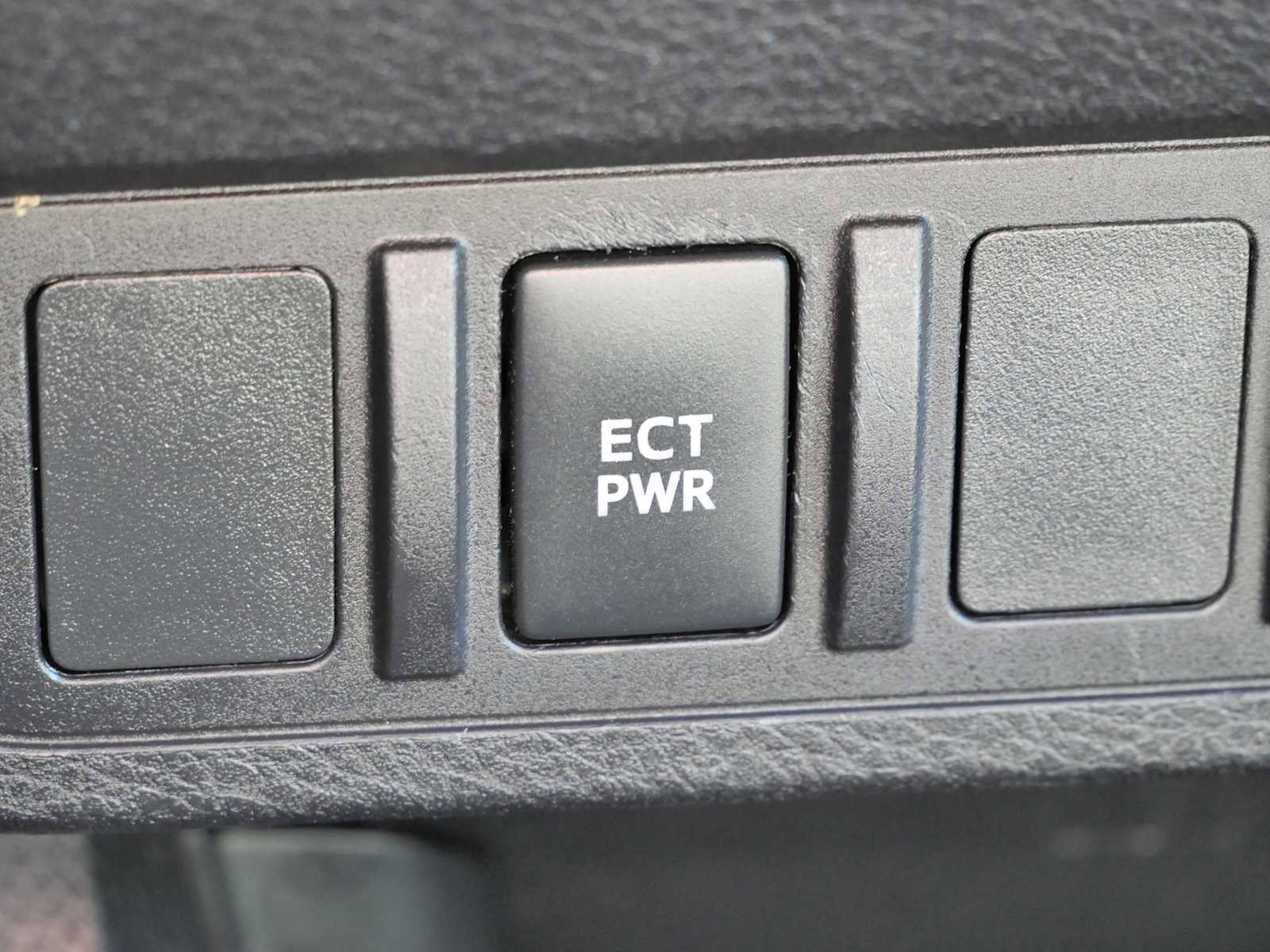 Used 2020 Toyota Tacoma SR image 29