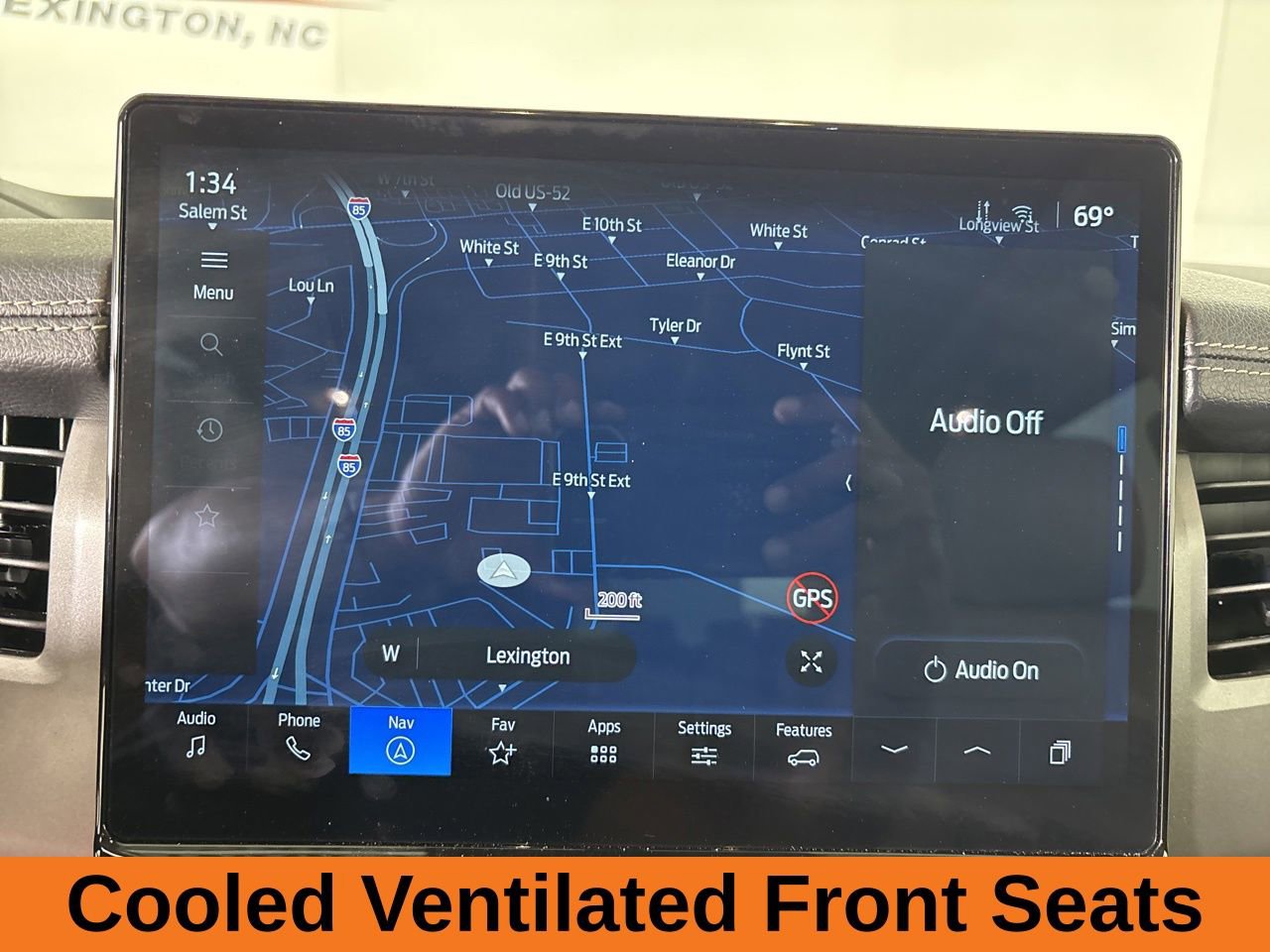 Used 2024 Ford Expedition XLT AWD/4WD image 16