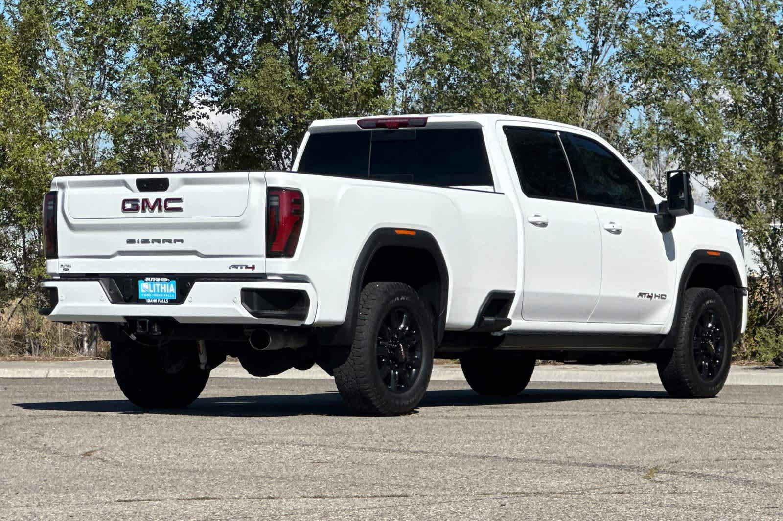 Used 2024 GMC Sierra 3500 AT4 w/ AT4 Premium Plus Package AWD/4WD image 2