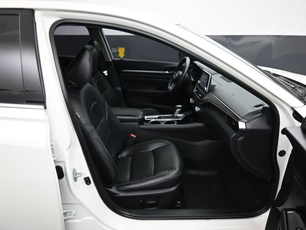 Used 2020 Nissan Altima 2.0 Platinum FWD image 42