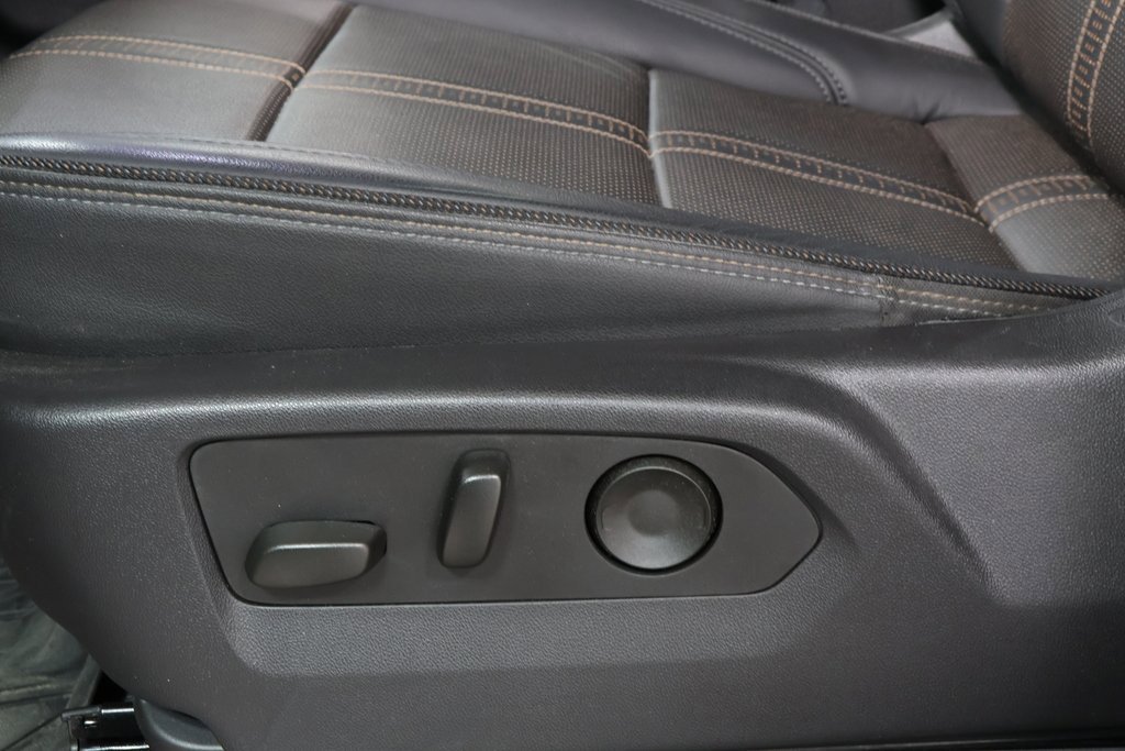 Used 2025 Chevrolet Silverado 1500 High Country w/ Technology Package image 9