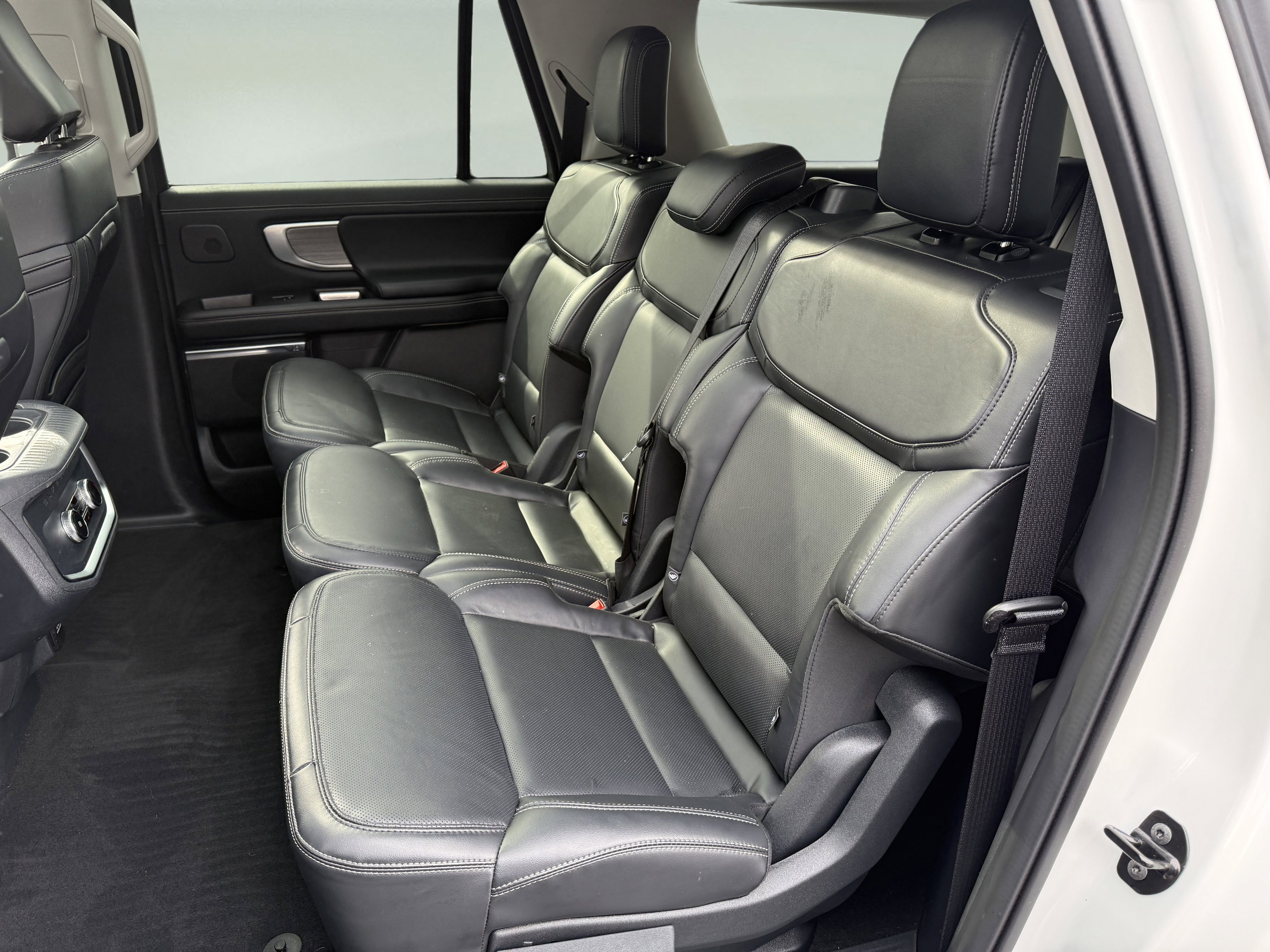 Used 2025 Ford Expedition Max Platinum w/ Driver's Package AWD/4WD image 10