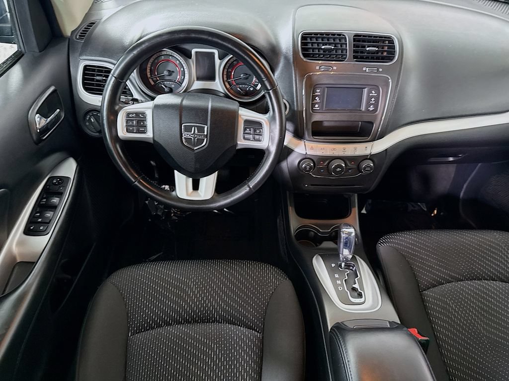 Used 2018 Dodge Journey SE w/ Connectivity Group FWD image 3