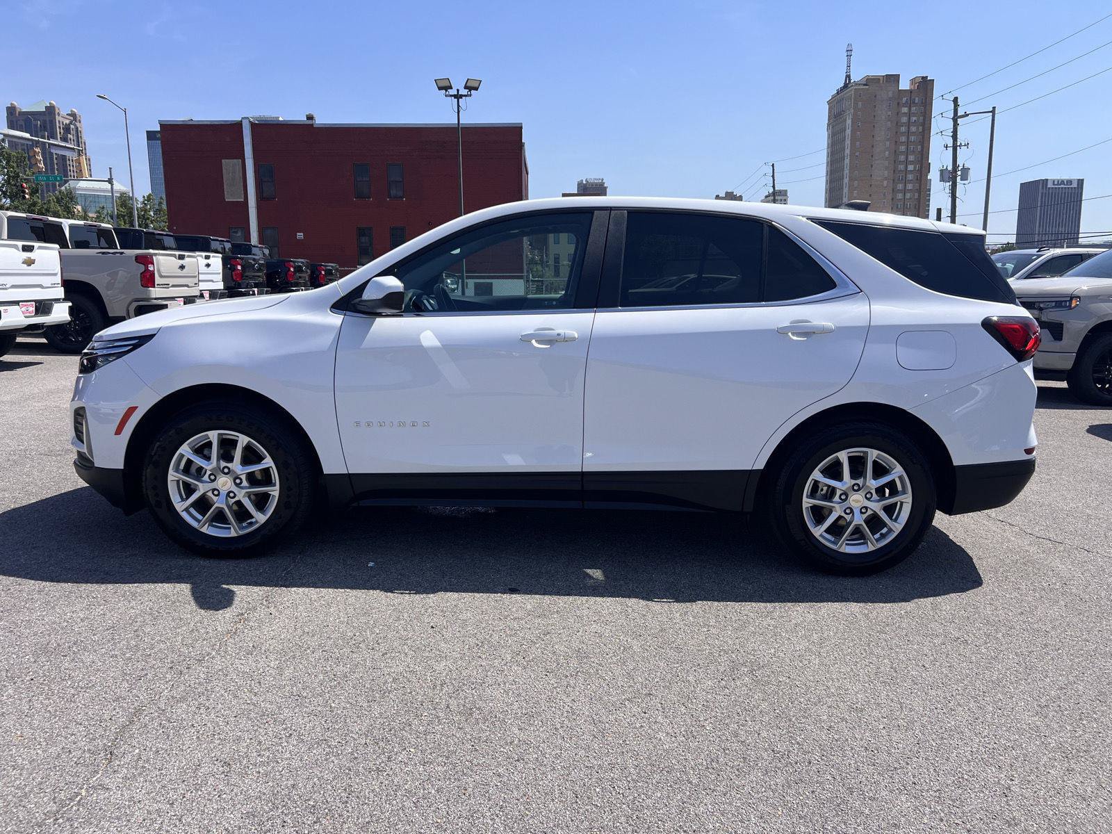 Used 2024 Chevrolet Equinox LT FWD image 29