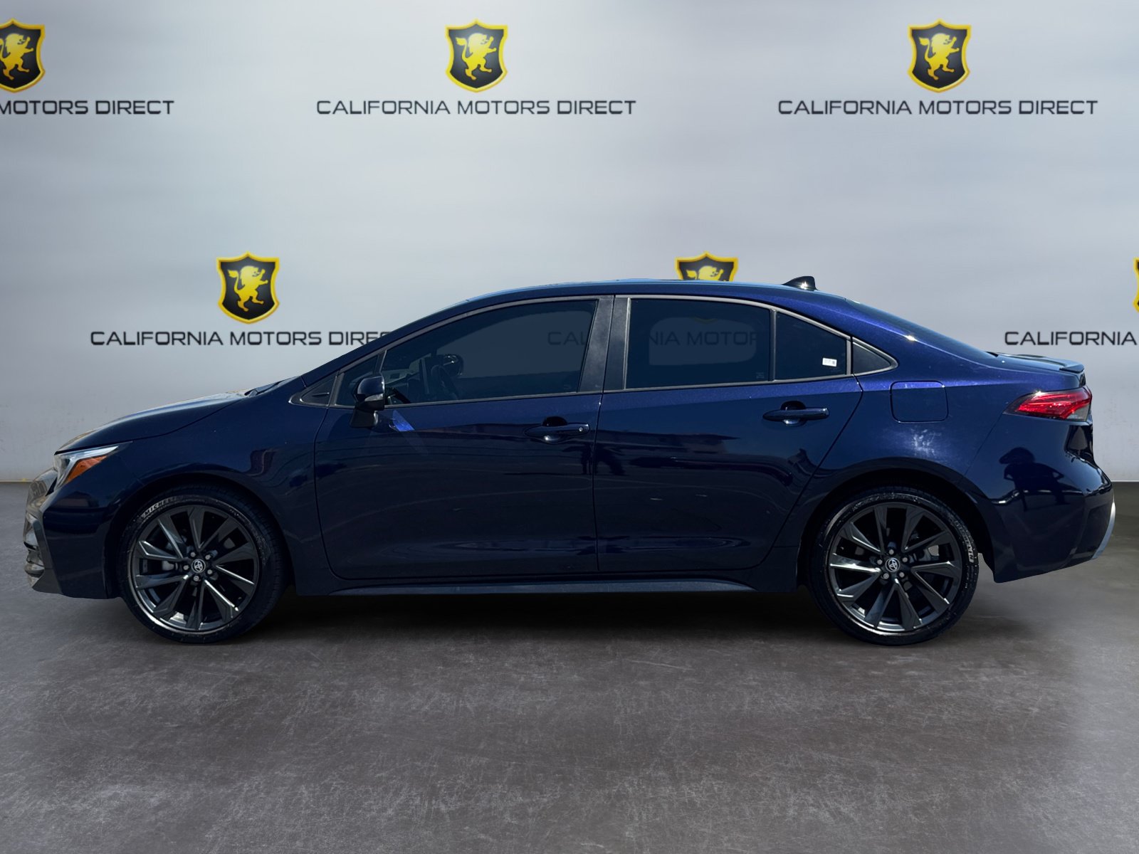 Used 2025 Toyota Corolla XSE FWD image 2
