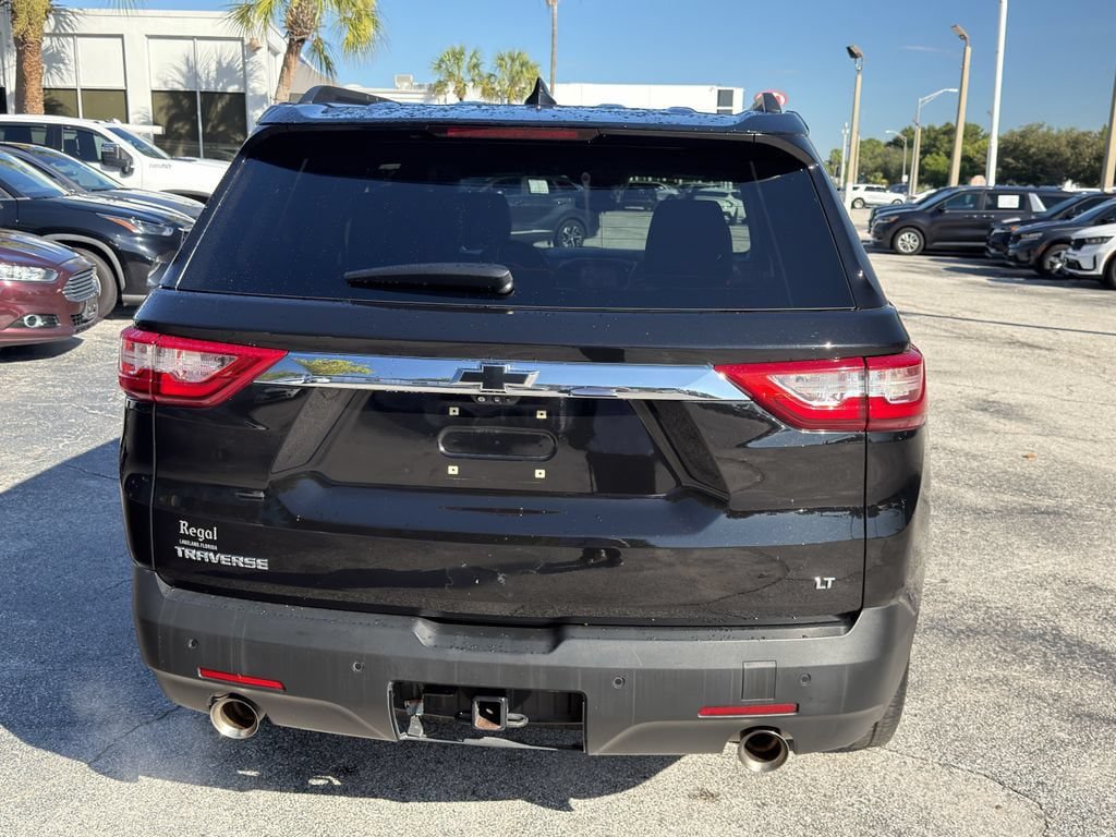 Used 2021 Chevrolet Traverse LT w/ LT Premium Package FWD image 6
