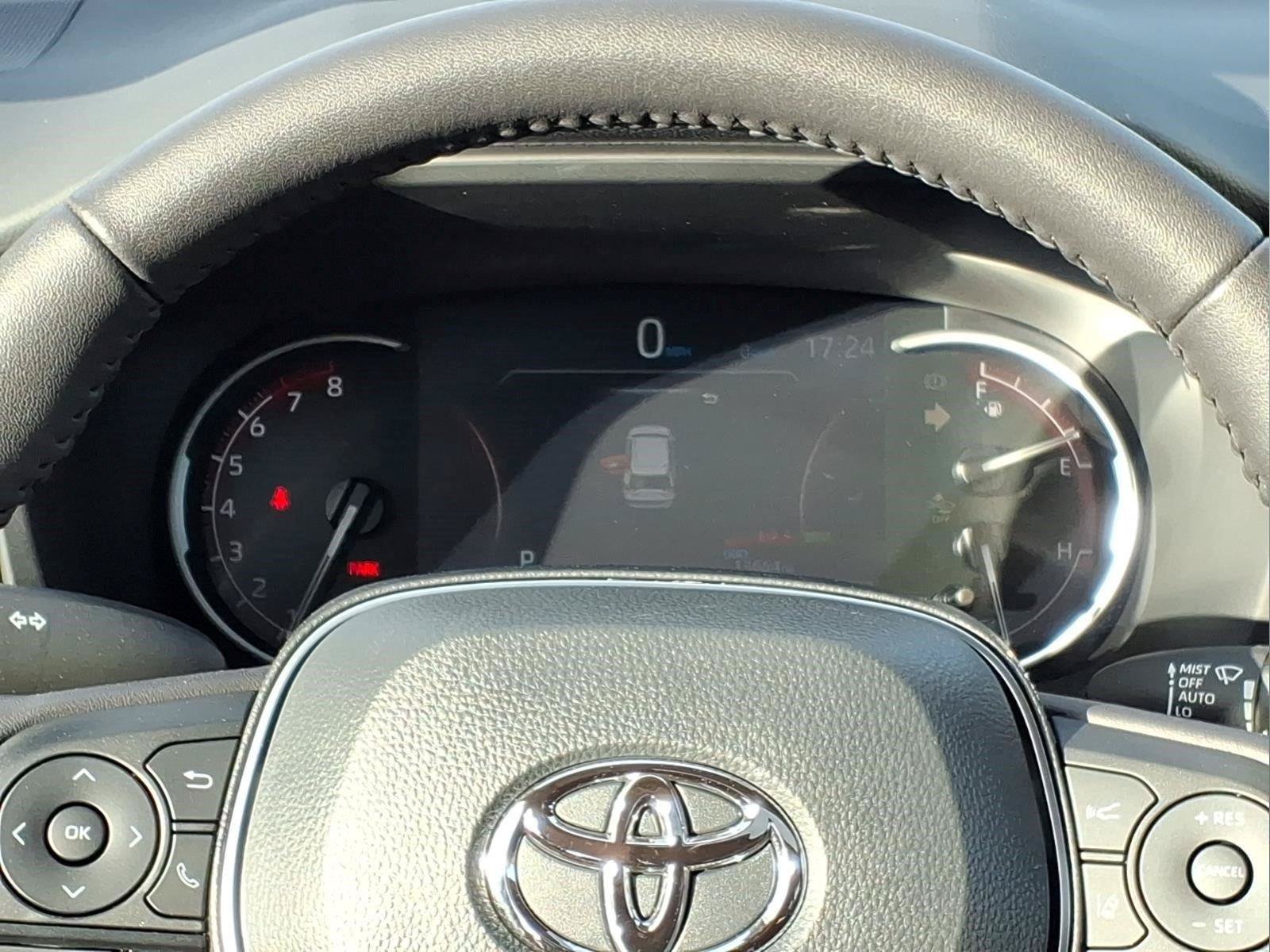 Used 2025 Toyota RAV4 XLE w/ Convenience Package AWD/4WD image 9