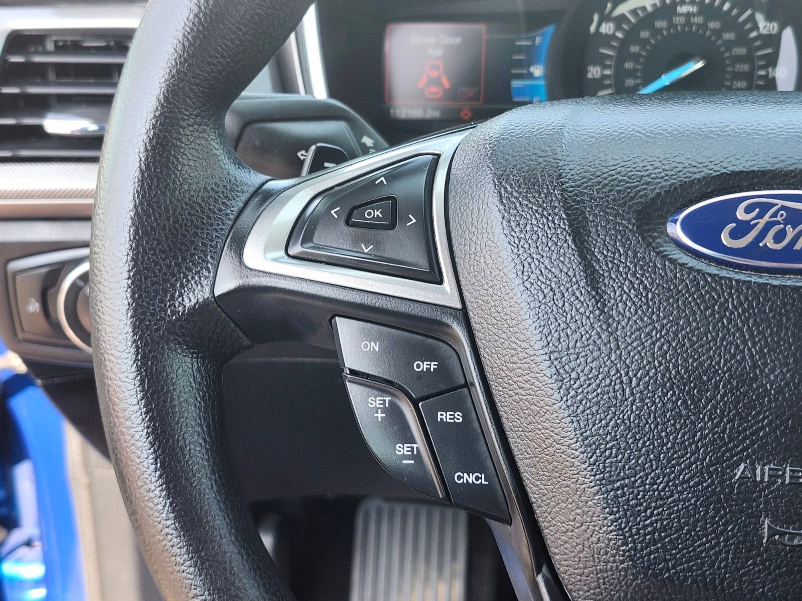 Used 2017 Ford Fusion SE w/ Fusion SE Technology Package FWD image 29