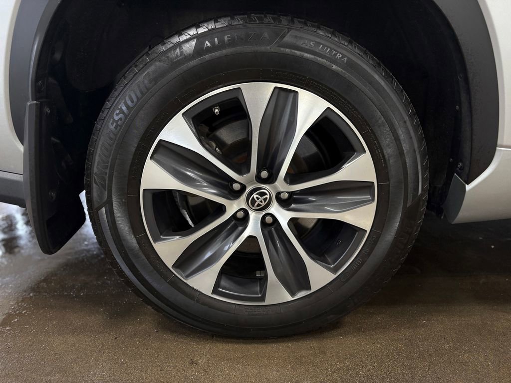 Used 2022 Toyota Highlander XLE image 33