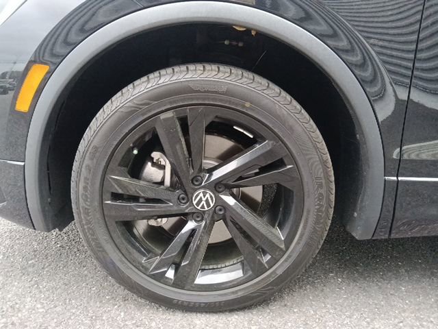Used 2023 Volkswagen Tiguan SE R-Line image 10
