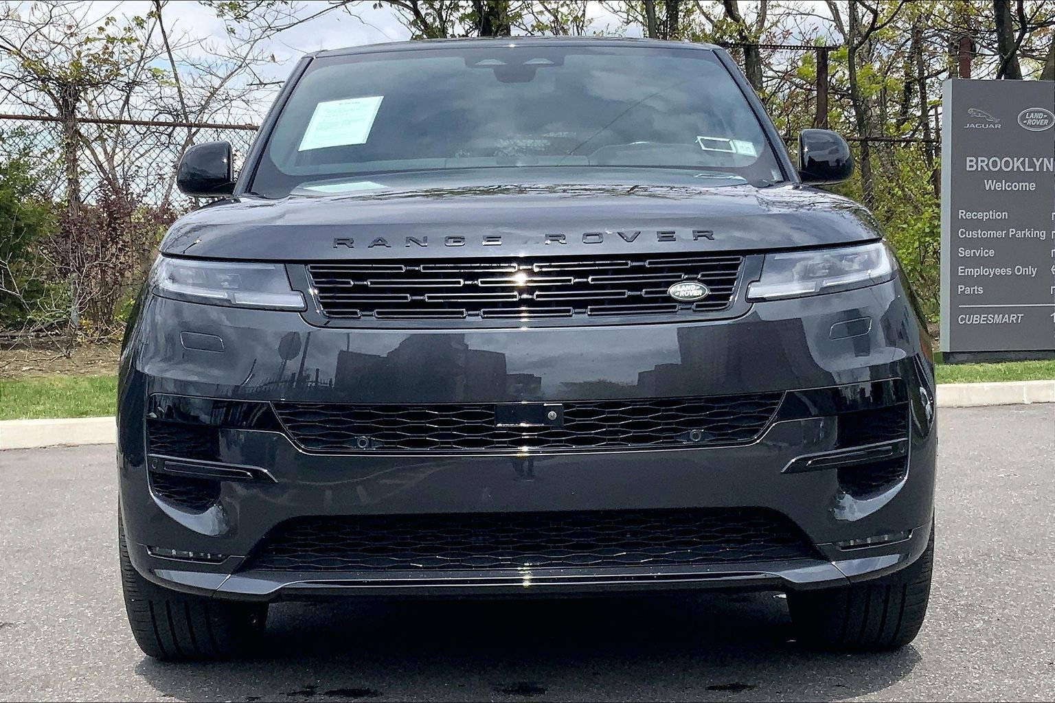 Certified 2024 Land Rover Range Rover Sport Dynamic SE AWD/4WD image 2