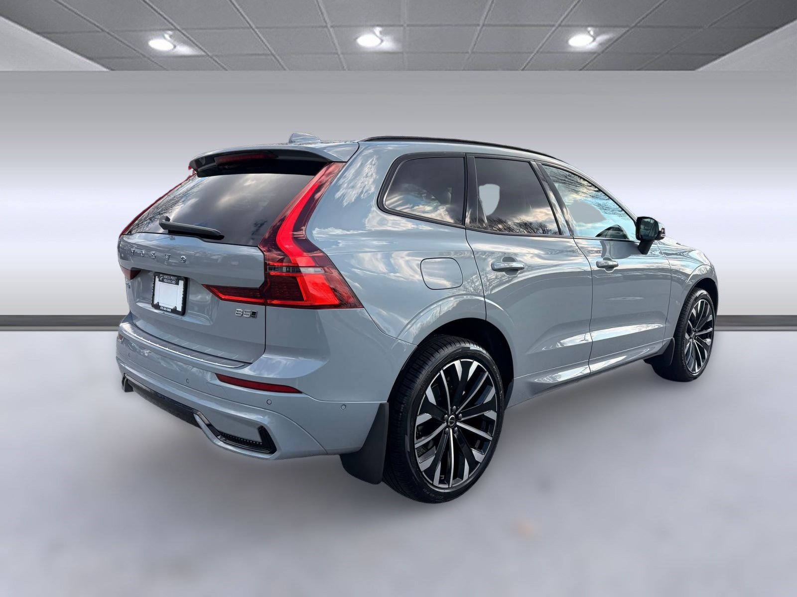 New 2026 Volvo XC60 B5 Ultra w/ Climate Package image 9