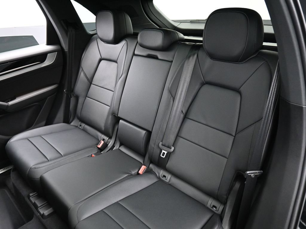 New 2026 Porsche Cayenne AWD/4WD image 23