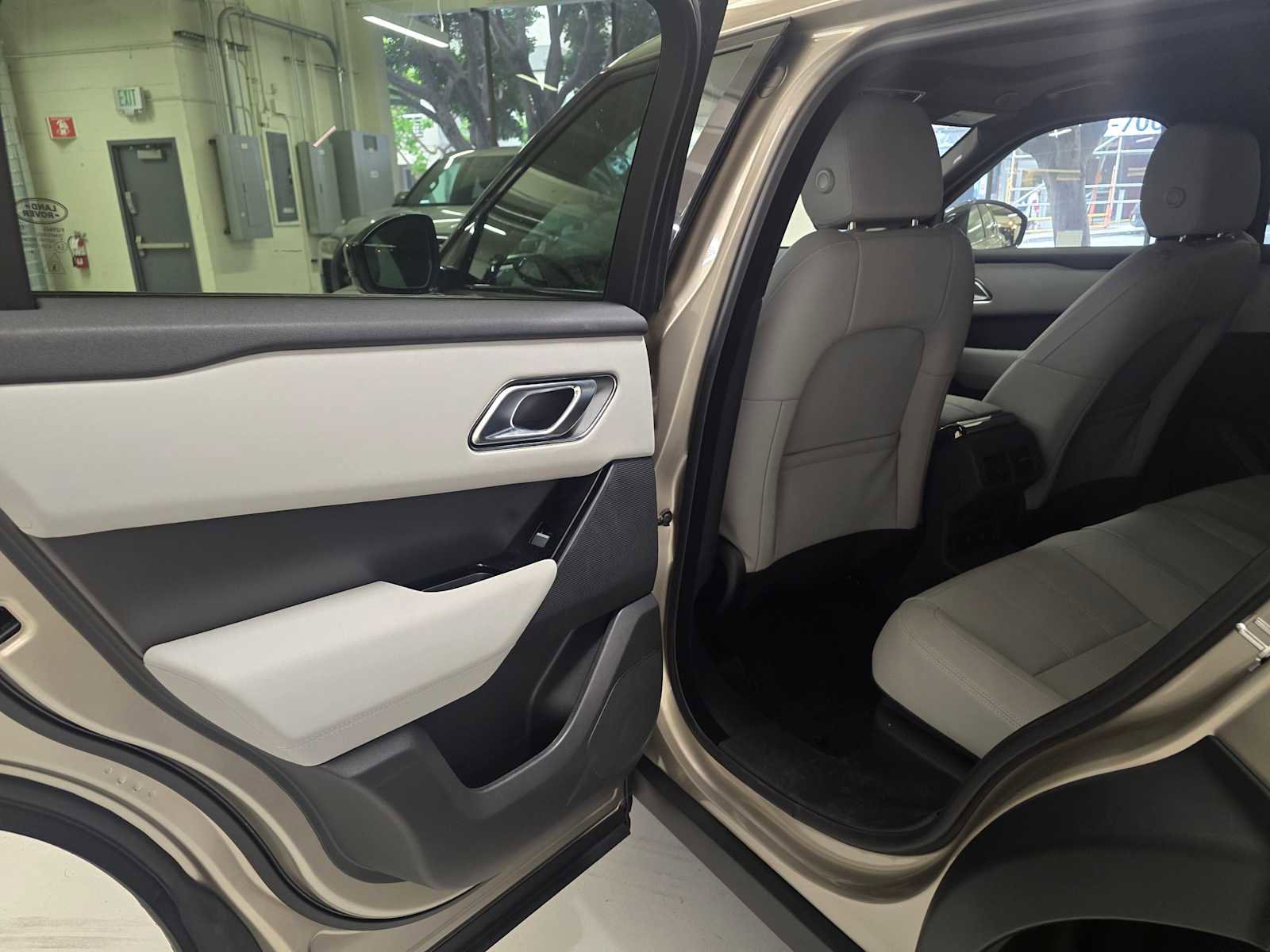 Used 2026 Land Rover Range Rover Velar S AWD/4WD image 14