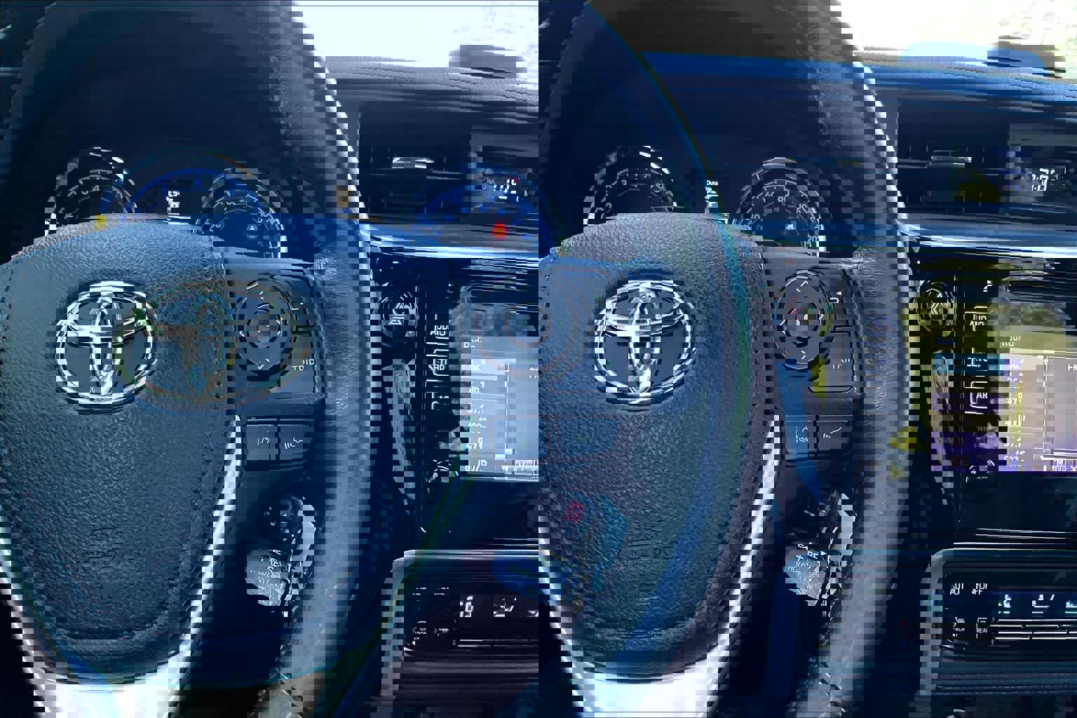 Used 2017 Toyota Corolla SE image 24