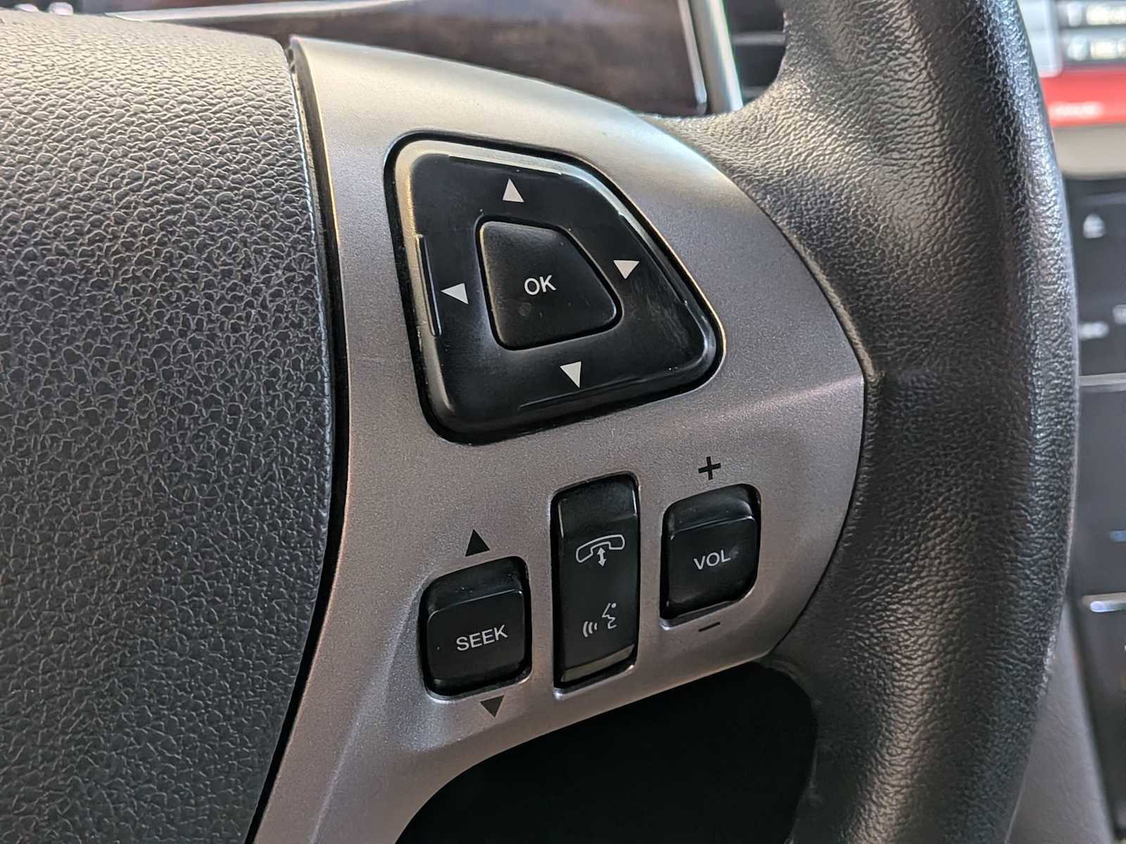 Used 2015 Ford Taurus Limited FWD image 25