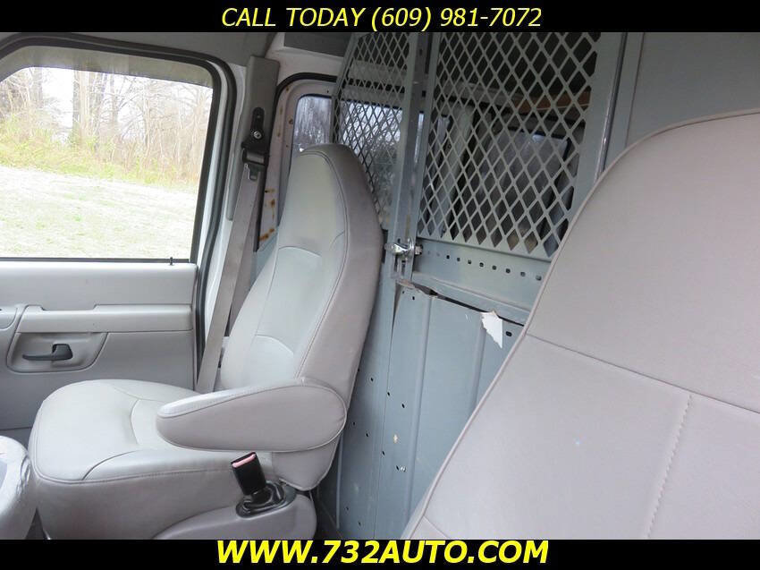 Used 2002 Ford E-150 and Econoline 150 RWD image 24