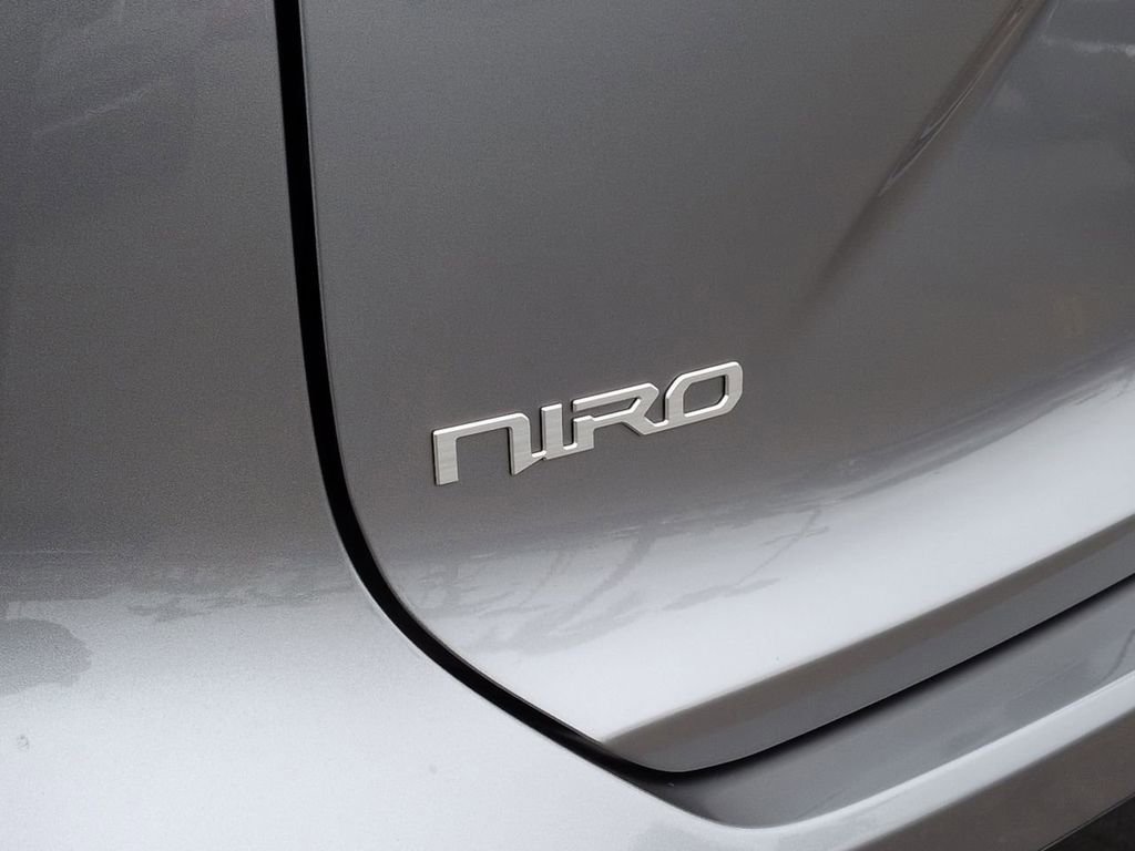 Certified 2025 Kia Niro Wind FWD image 33