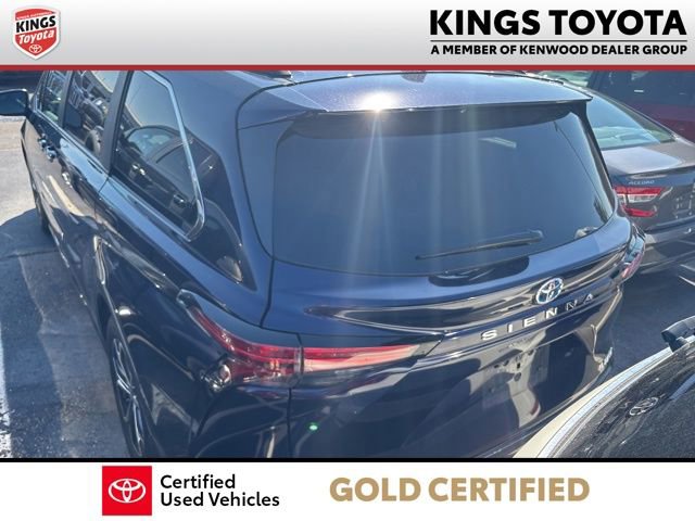 Used 2025 Toyota Sienna Platinum AWD/4WD image 6