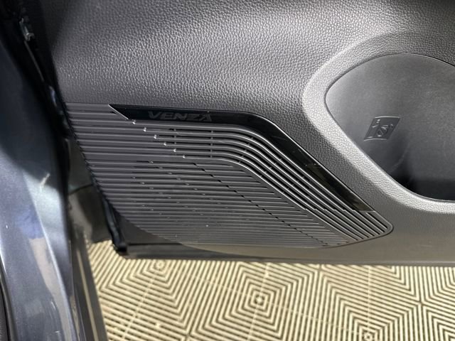 Used 2022 Toyota Venza Limited image 29